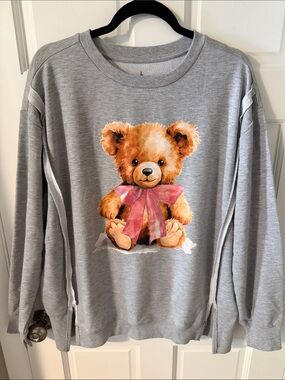 Goodie Two Sleeves Teddy Bear Coquette
Exposed Seam Crewneck Sweatshirt Gray L